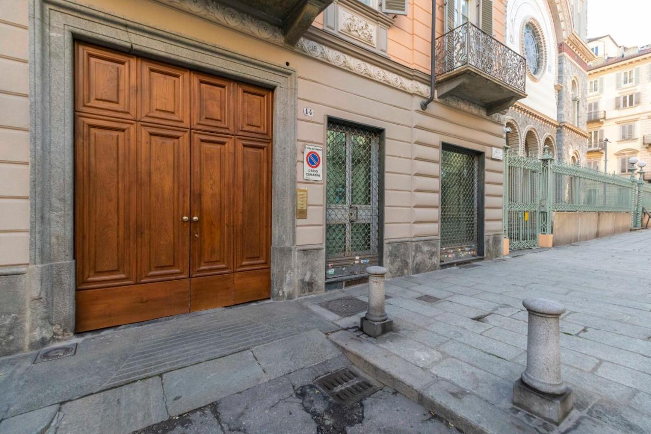 Porta Nuova & San Salvario Roomy Flat Турин Екстер'єр фото