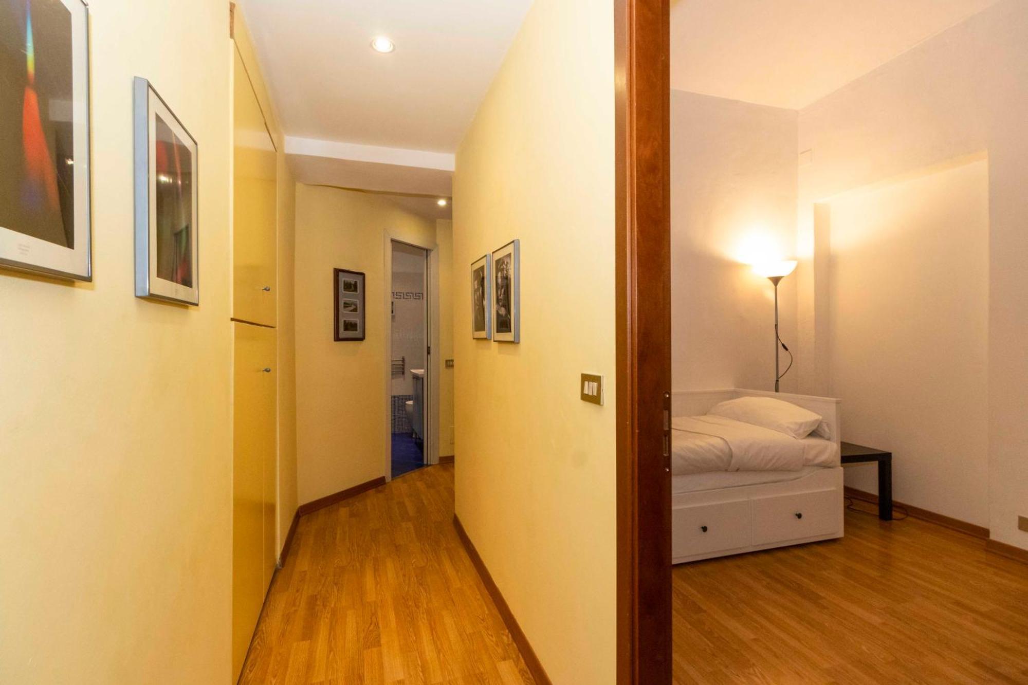 Porta Nuova & San Salvario Roomy Flat Турин Екстер'єр фото